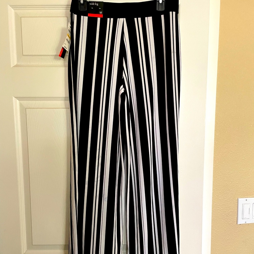 Black and white striped Alfani palazzo pants size medium tags still on